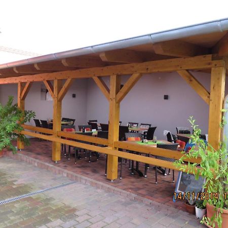 Gasthaus Und Pension Zum Biber Steckby Екстер'єр фото